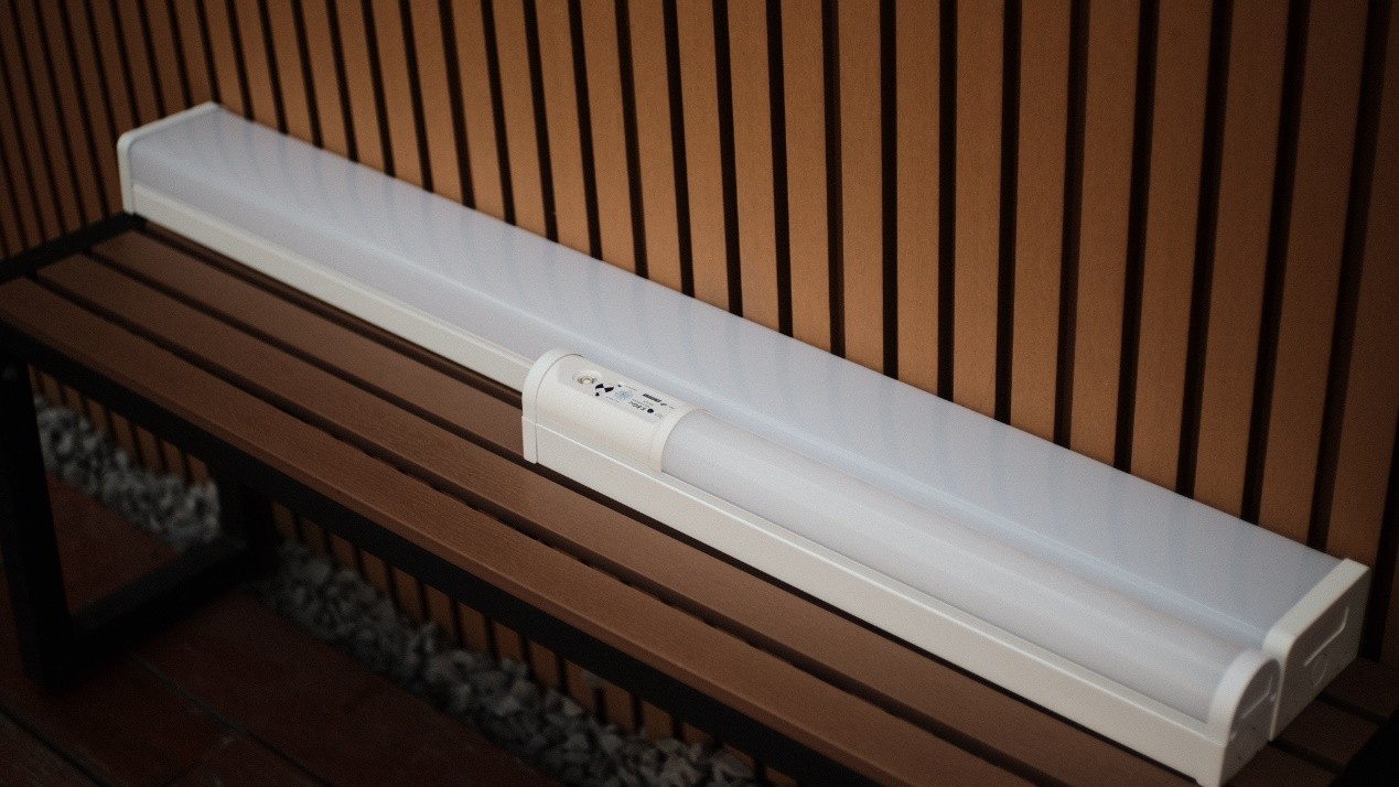 Uitgerust met Dimable en Emergency Function Batten Light - de beste keuze van uw project