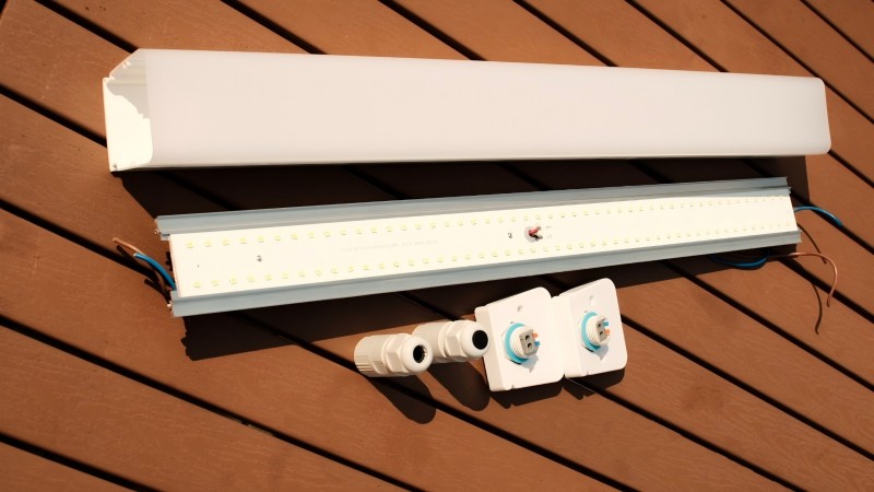 Hoe werkt het complete productieproces van tri-proof lichten uit?